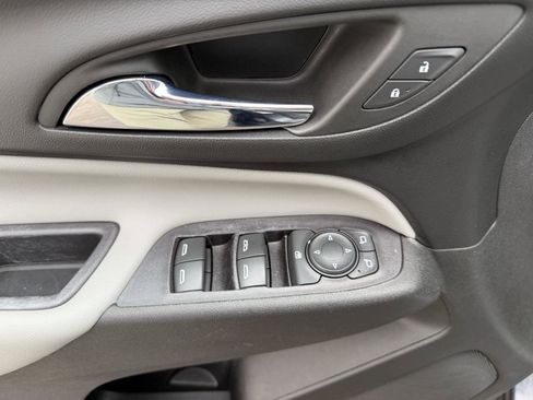 Used 2022 Chevrolet Equinox LT AWD/4WD image 11
