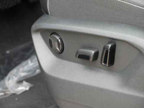 New 2026 Volkswagen Atlas SE image 5