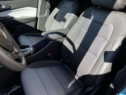 Certified 2025 Chevrolet Trax LT image 5