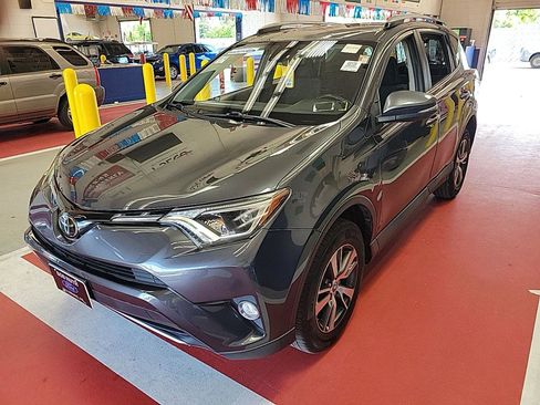 Used 2018 Toyota RAV4 XLE w/ Plus Extra Value Package AWD/4WD image 1