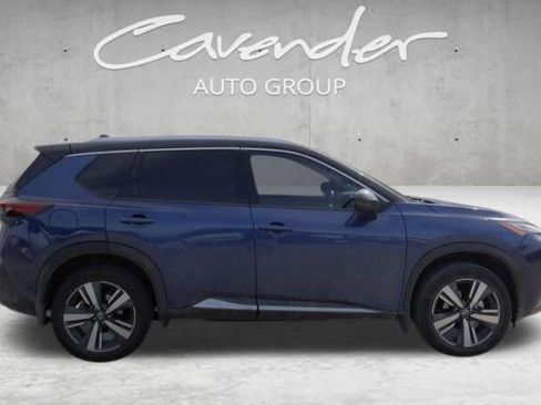 Used 2021 Nissan Rogue Platinum image 4