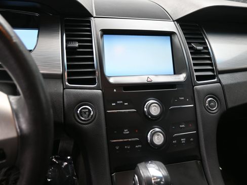 Used 2015 Ford Taurus SEL w/ Equipment Group 201A FWD image 15