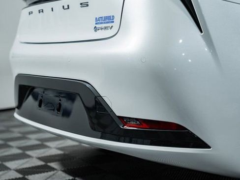 New 2026 Toyota Prius Plug-In Hybrid FWD image 7