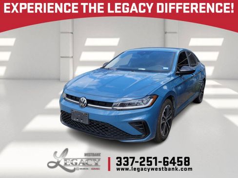 Used 2025 Volkswagen Jetta Sport image 1