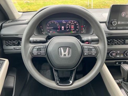 Used 2023 Honda Accord LX image 18