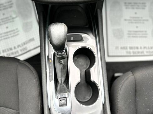 Used 2023 Chevrolet Malibu LT FWD image 17