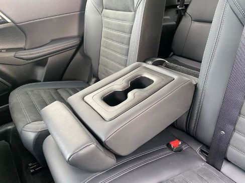 Used 2025 Mitsubishi Outlander SE AWD/4WD image 31