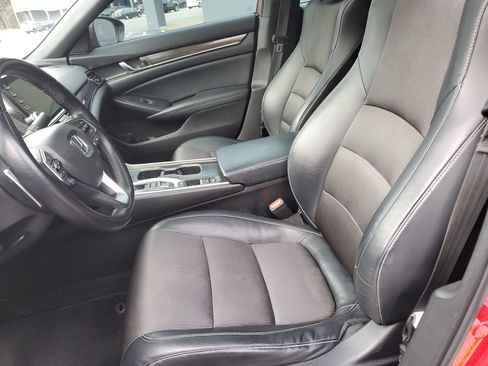 Used 2018 Honda Accord Sport image 30