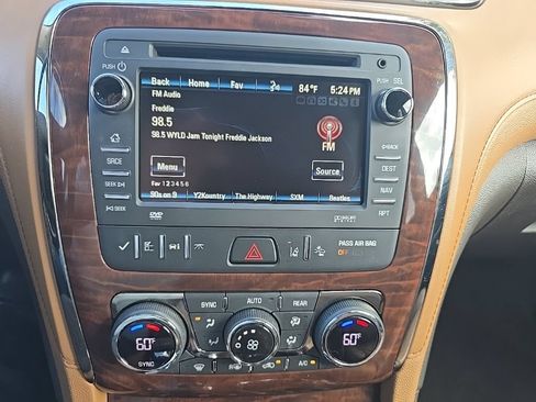 Used 2017 Buick Enclave Premium w/ Experience Buick Package FWD image 7