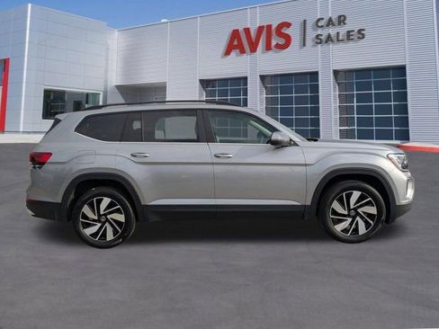 Used 2025 Volkswagen Atlas SE FWD image 5