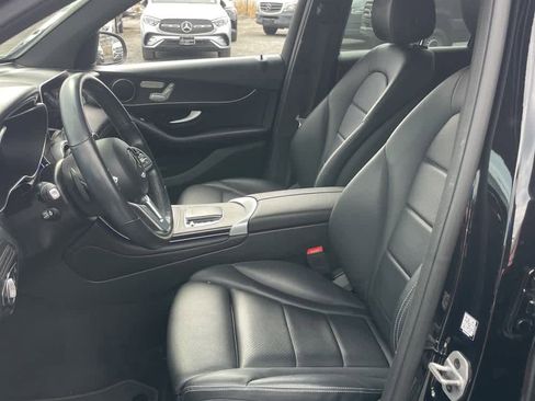 Used 2022 Mercedes-Benz GLC 300 4MATIC image 4