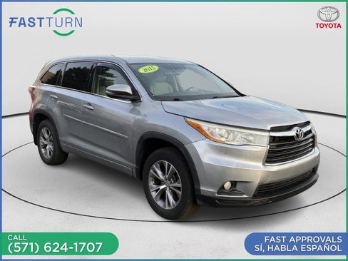Used 2015 Toyota Highlander Plus AWD/4WD image 3