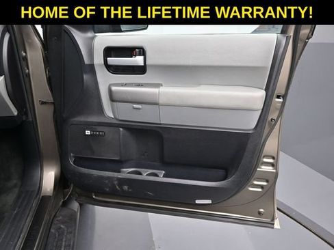 Used 2015 Toyota Sequoia Limited AWD/4WD image 52