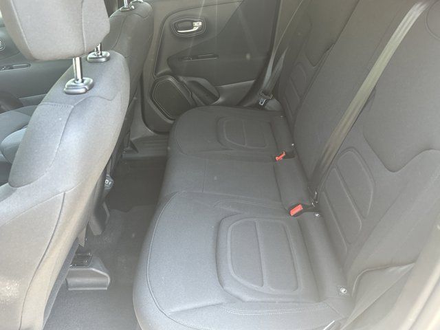 Used 2020 Jeep Renegade Latitude FWD image 23