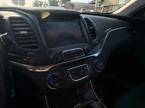 Used 2014 Chevrolet Impala LT w/ Convenience Package image 15