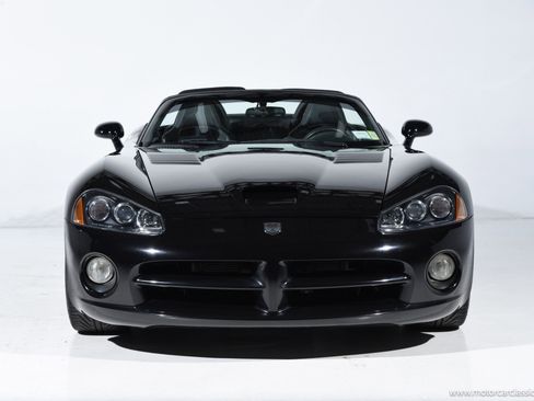 Used 2004 Dodge Viper SRT-10 RWD image 3