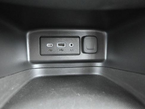 Used 2023 Chevrolet Equinox RS image 31