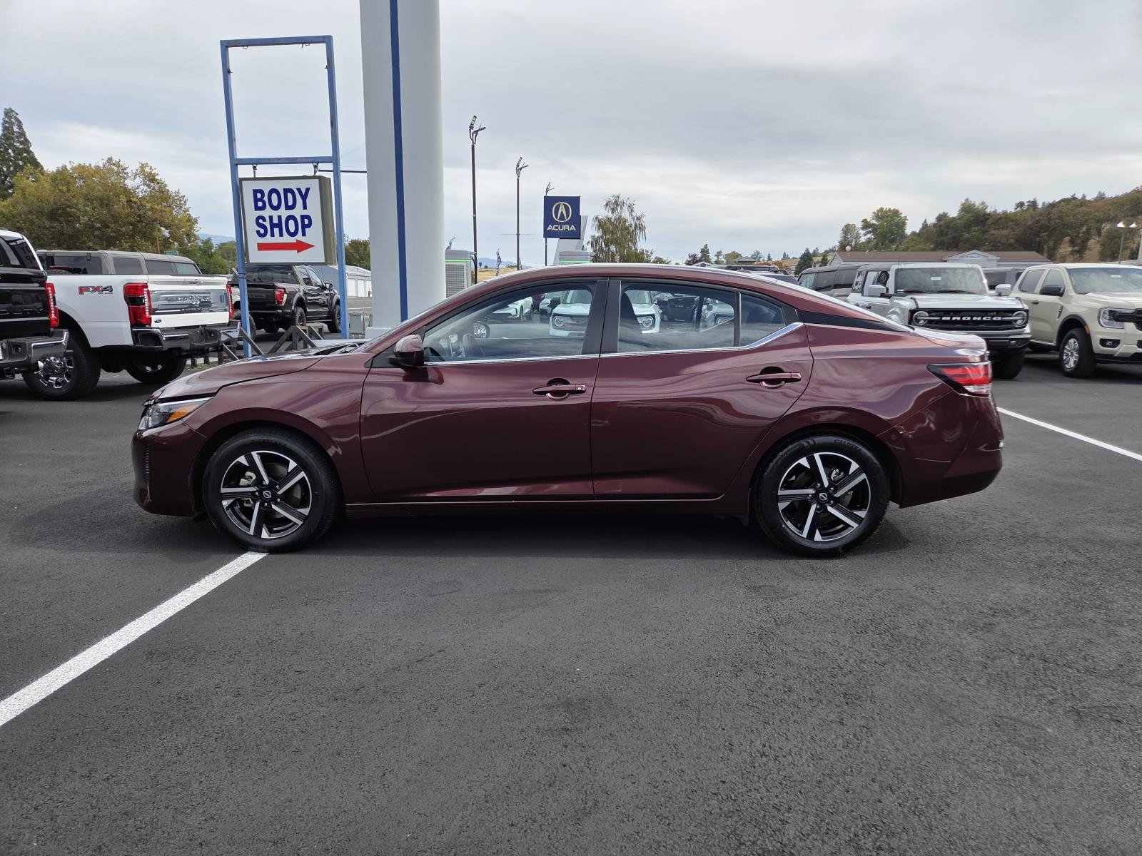 Used 2025 Nissan Sentra SV FWD image 8