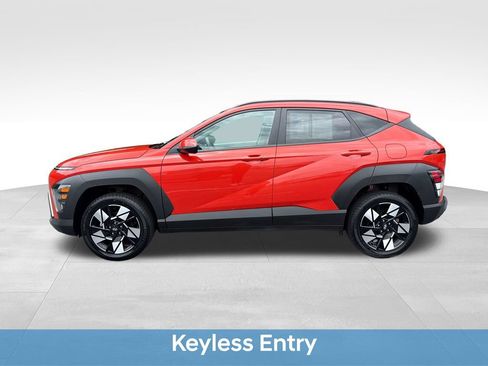 Used 2024 Hyundai Kona SEL AWD/4WD image 3