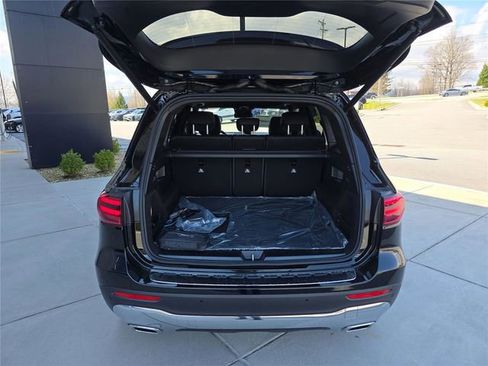 New 2026 Mercedes-Benz GLB 250 4MATIC image 5