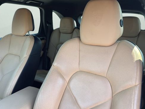 Used 2017 Porsche Cayenne Platinum Edition AWD/4WD image 9