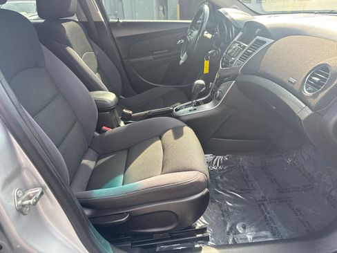 Used 2014 Chevrolet Cruze LT FWD image 12