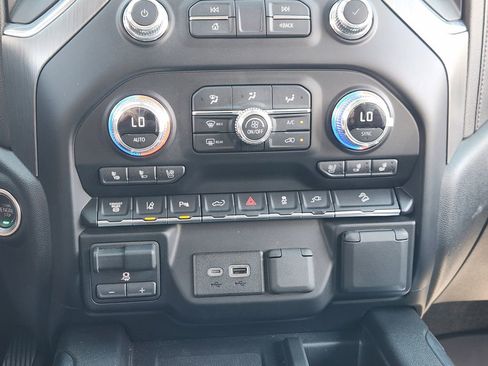 Used 2022 GMC Sierra 2500 Denali AWD/4WD image 18