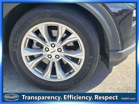 Used 2023 Ford Explorer Limited w/ Equipment Group 301A image 9