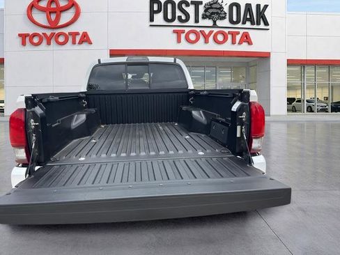 Used 2019 Toyota Tacoma SR w/ SR Convenience Package image 12