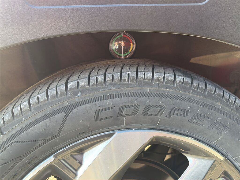 Certified 2022 Hyundai Venue Limited FWD image 19