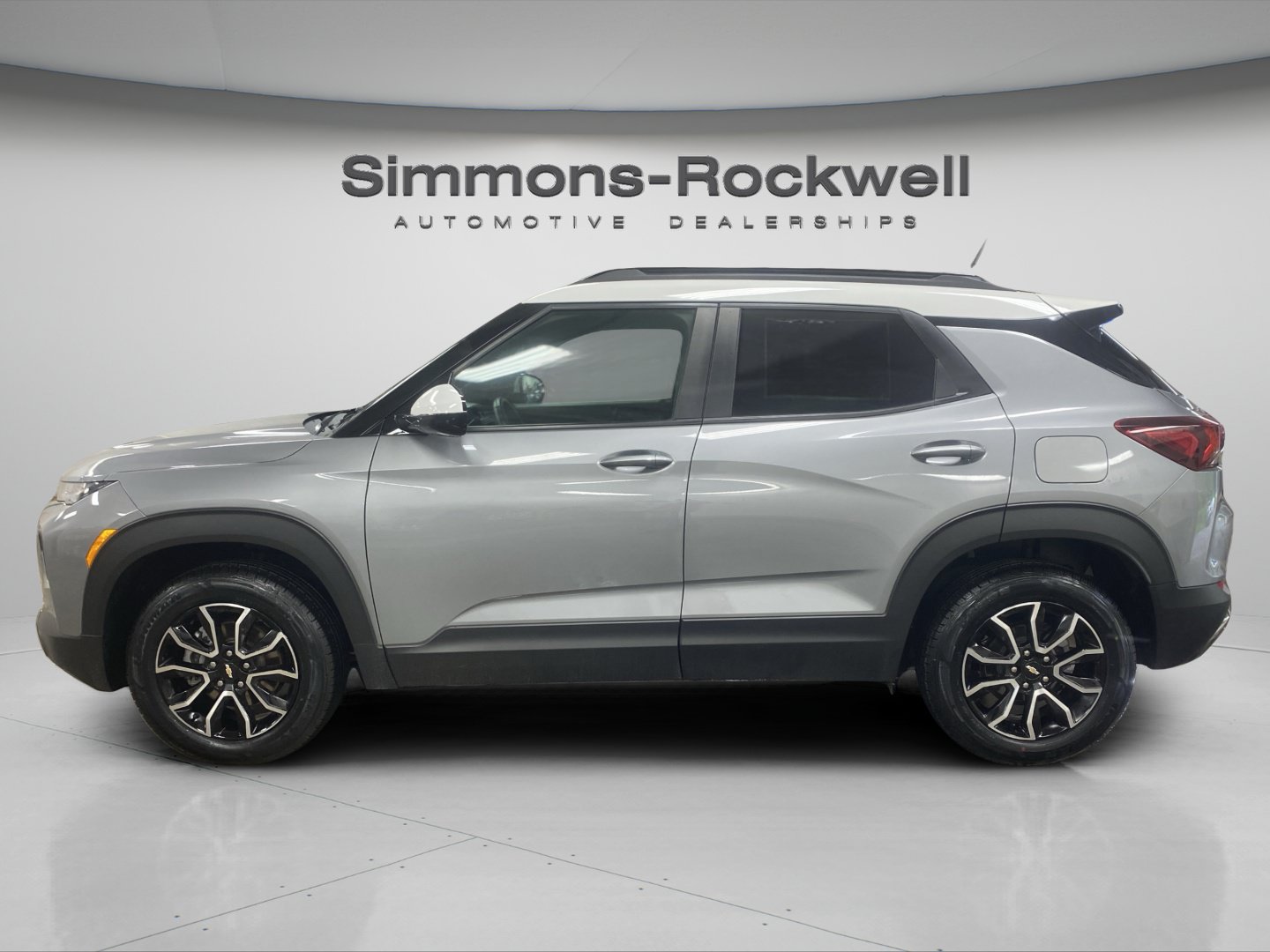 Used 2023 Chevrolet TrailBlazer ACTIV AWD/4WD image 2