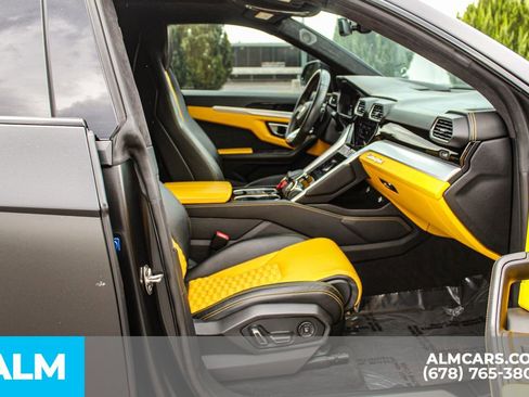 Used 2020 Lamborghini Urus AWD/4WD image 21