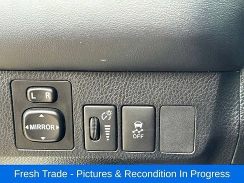 Used 2013 Toyota RAV4 XLE AWD/4WD image 16