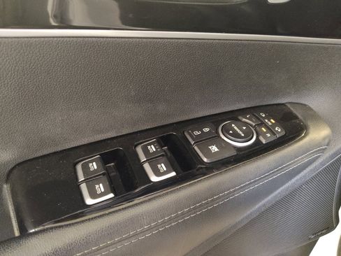 Used 2016 Kia Sorento SX image 27