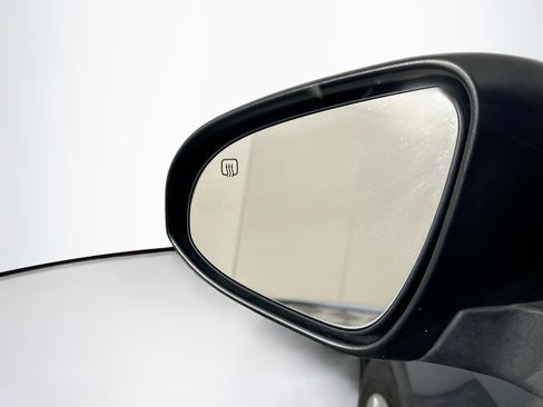 Used 2019 Toyota Corolla LE image 16