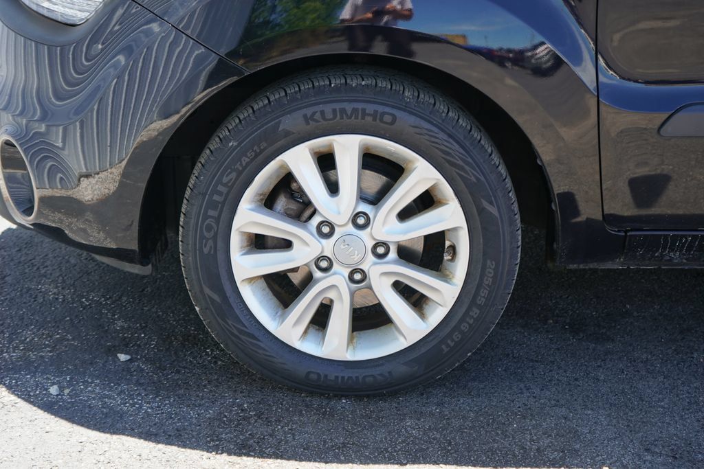 Used 2013 Kia Soul FWD image 6