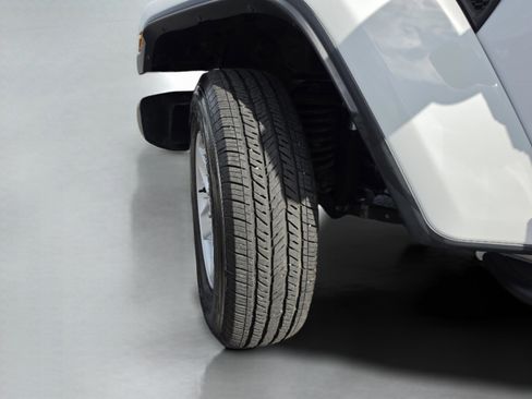 Used 2021 Jeep Gladiator Sport AWD/4WD image 42