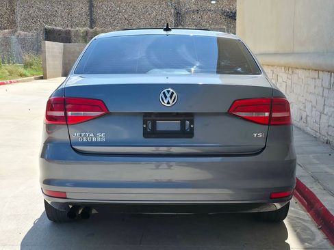 Used 2015 Volkswagen Jetta SE FWD image 4
