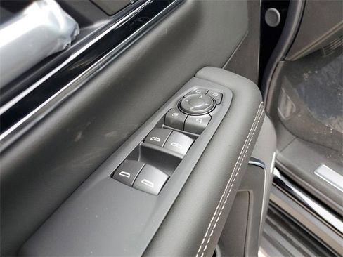 New 2026 GMC Yukon XL Elevation image 18