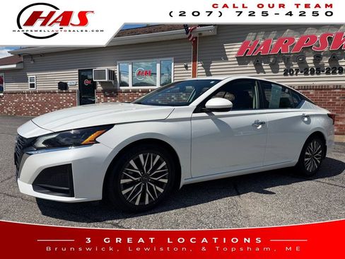 Used 2023 Nissan Altima 2.5 SV FWD image 2