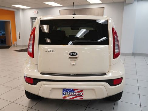 Used 2013 Kia Soul ! w/ Premium Pkg FWD image 9