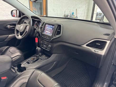 Used 2022 Jeep Cherokee Latitude AWD/4WD image 51