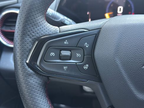 Used 2025 Chevrolet Trax RS w/ Driver Confidence Package FWD image 29