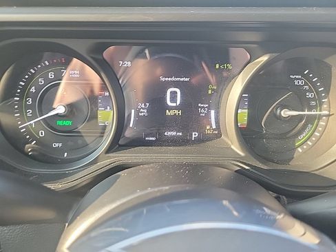 Used 2024 Jeep Wrangler Unlimited Sahara AWD/4WD image 22