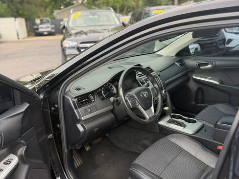 Used 2012 Toyota Camry SE FWD image 12