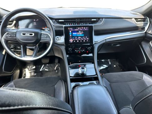 Used 2022 Jeep Grand Cherokee Altitude AWD/4WD image 10