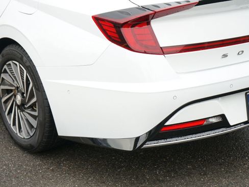 Certified 2022 Hyundai Sonata Limited w/ Cargo Package image 12