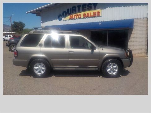 Used 2003 Nissan Pathfinder SE w/ SE Sunroof Pkg AWD/4WD image 11