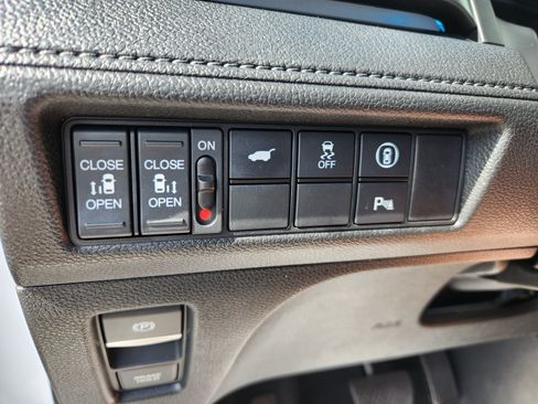 Used 2024 Honda Odyssey Touring image 19