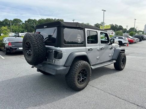 Used 2018 Jeep Wrangler Unlimited Sport S AWD/4WD image 3